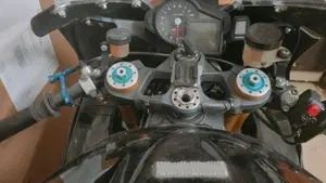 Aprilia RSV 1000 R Factory (2004 - 05)  (4)