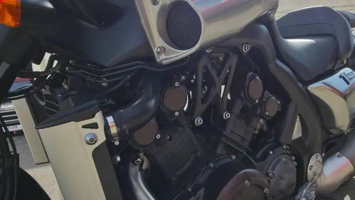 Yamaha VMAX (2008 - 17)  (4)