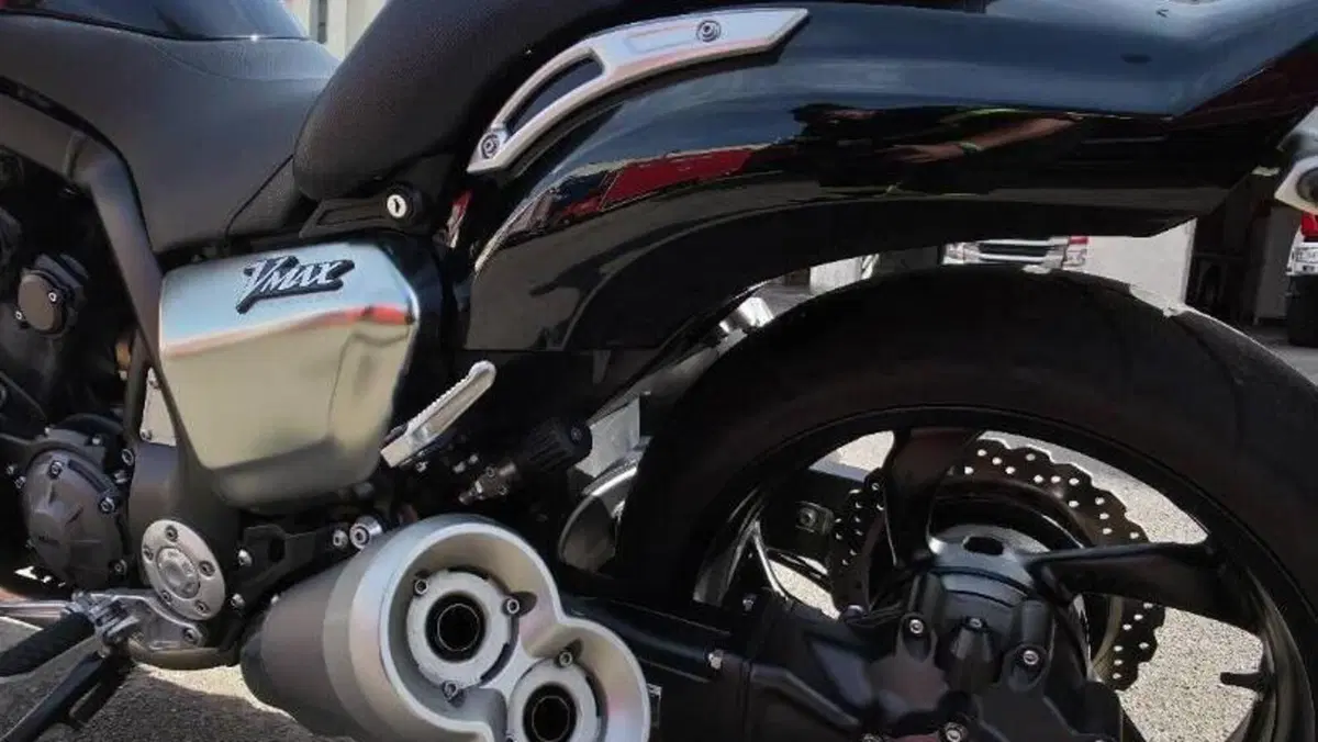 Yamaha VMAX (2008 - 17)  (6)