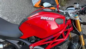 Ducati Monster 1100 S (2009 - 10)  (3)