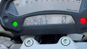 Ducati Monster 1100 S (2009 - 10)  (8)