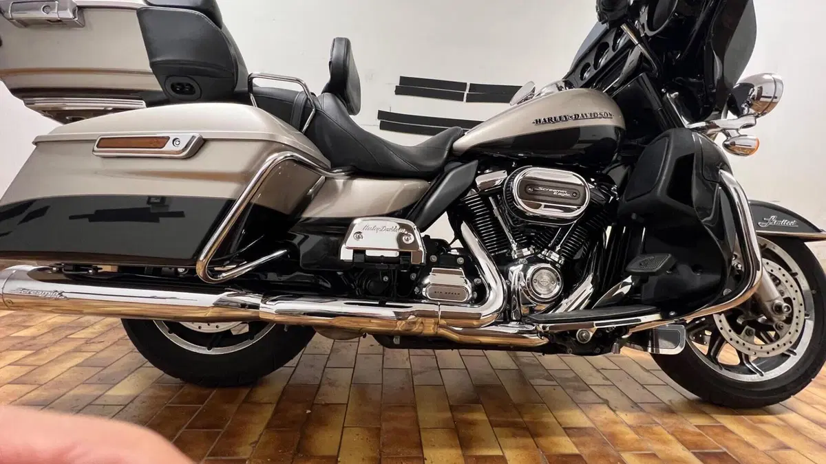 Harley-Davidson 107 Electra Glide Ultra Limited (2017 - 18) - FLHTK  (4)