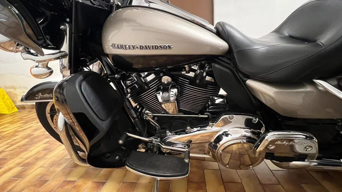 Harley-Davidson 107 Electra Glide Ultra Limited (2017 - 18) - FLHTK  (5)
