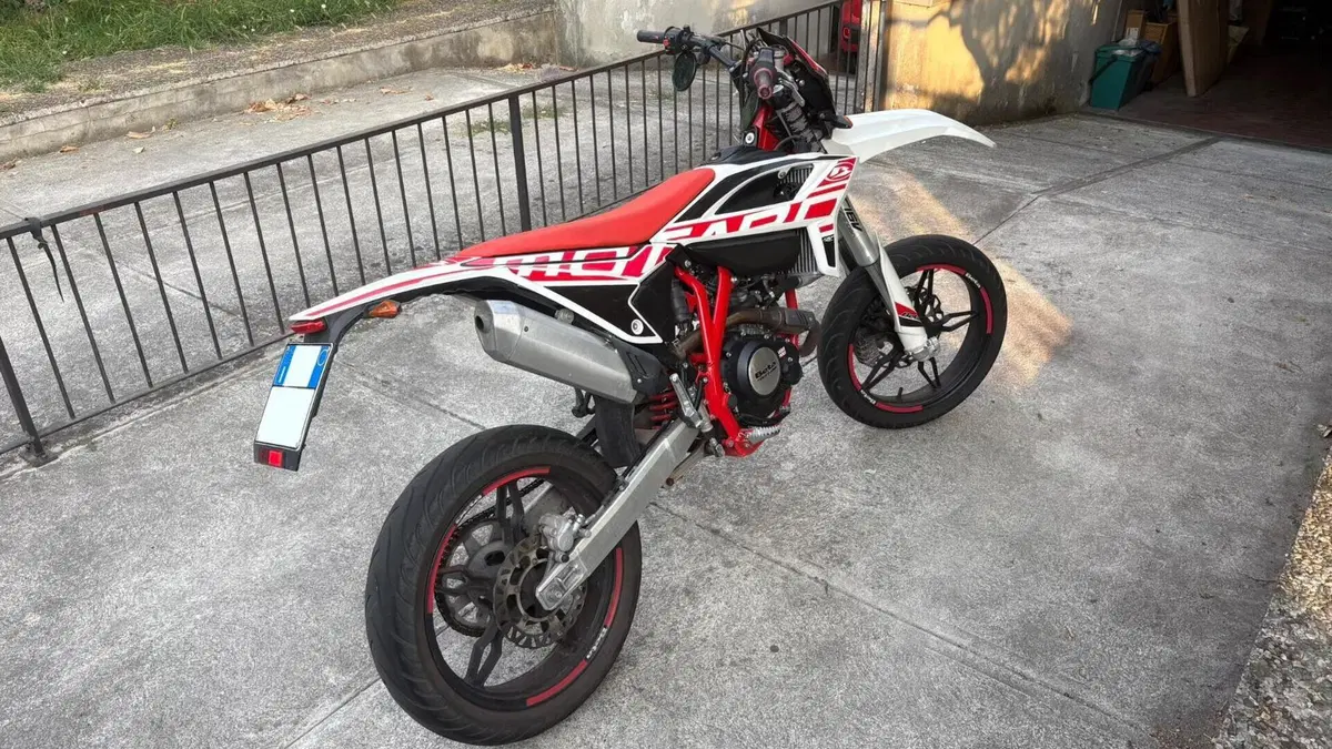 Betamotor RR 125 4T Motard LC (2021 - 23)  (2)
