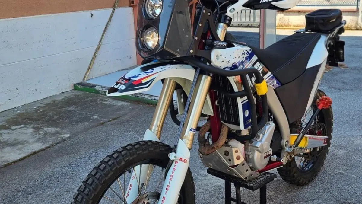 AJP PR7 650 Adventure (2021 - 24) 
