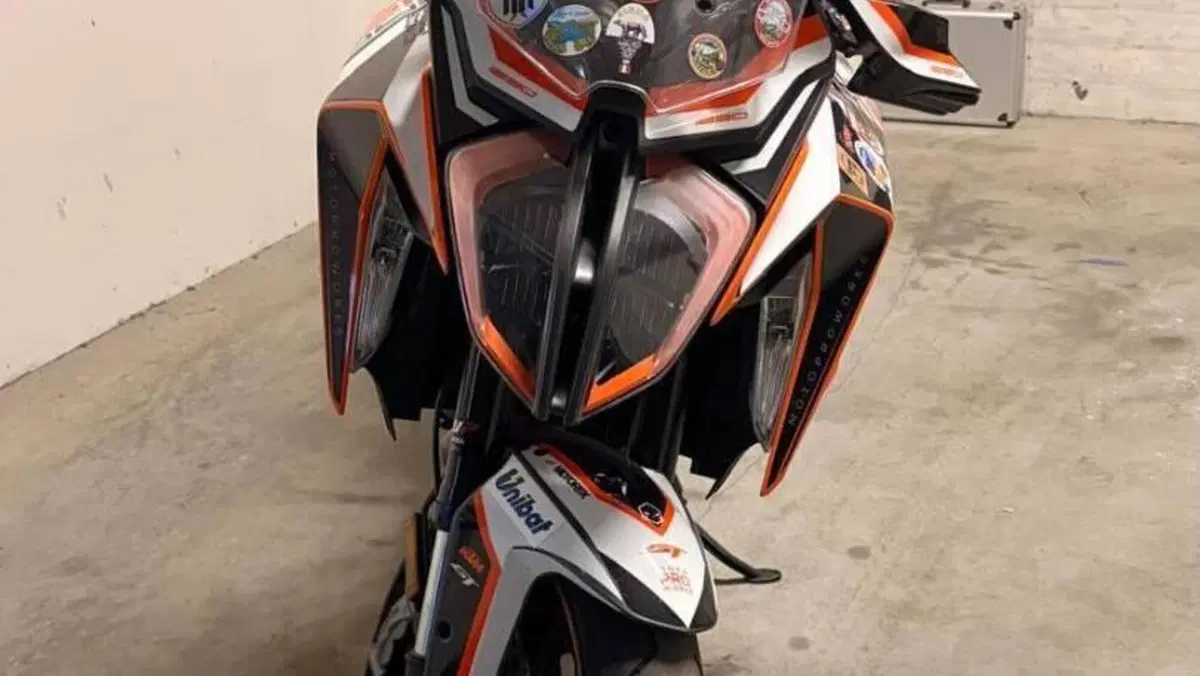 KTM 1290 Super Duke GT (2021 - 25)  (2)