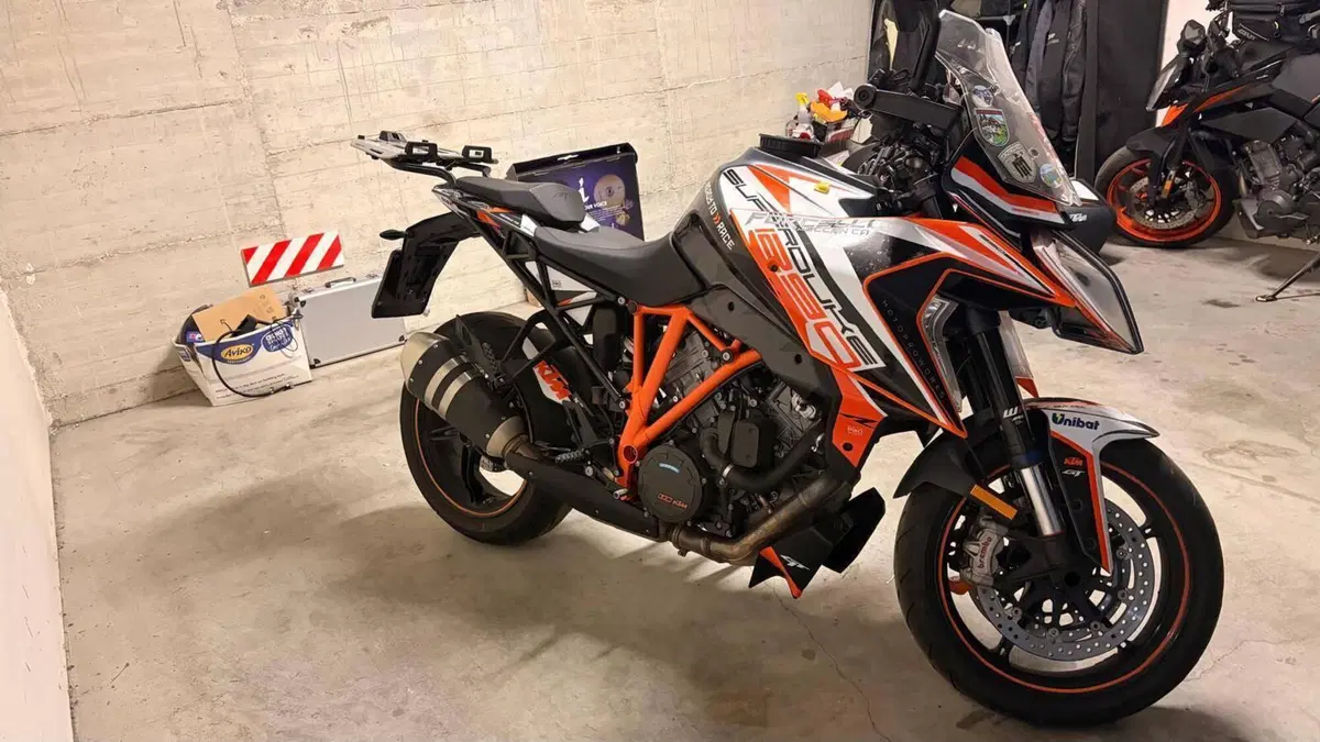 KTM 1290 Super Duke GT (2021 - 25)  (3)