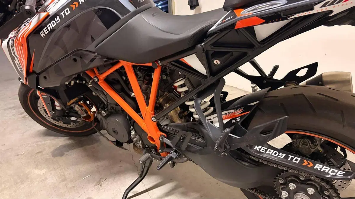 KTM 1290 Super Duke GT (2021 - 25)  (11)
