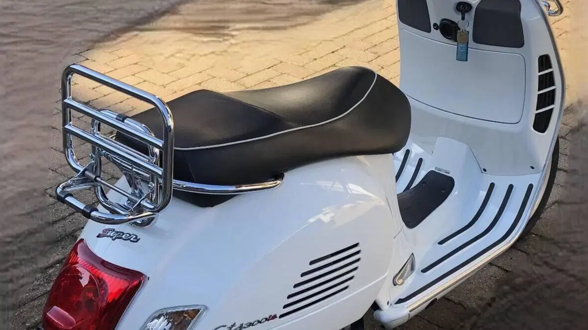 Vespa GTS 300 Super (2008 - 16)  (2)
