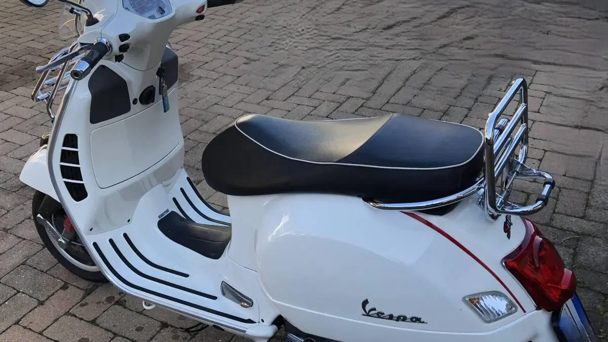 Vespa GTS 300 Super (2008 - 16)  (3)
