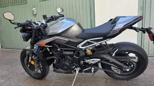Triumph Street Triple 765 RS (2023 - 26)  (3)