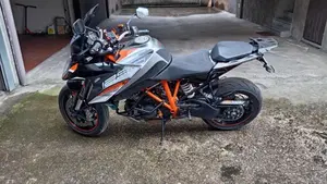 KTM 1290 Super Duke GT ABS (2016 - 18)  (3)