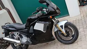 Yamaha FZS 600 Fazer (1998 - 01)  (2)