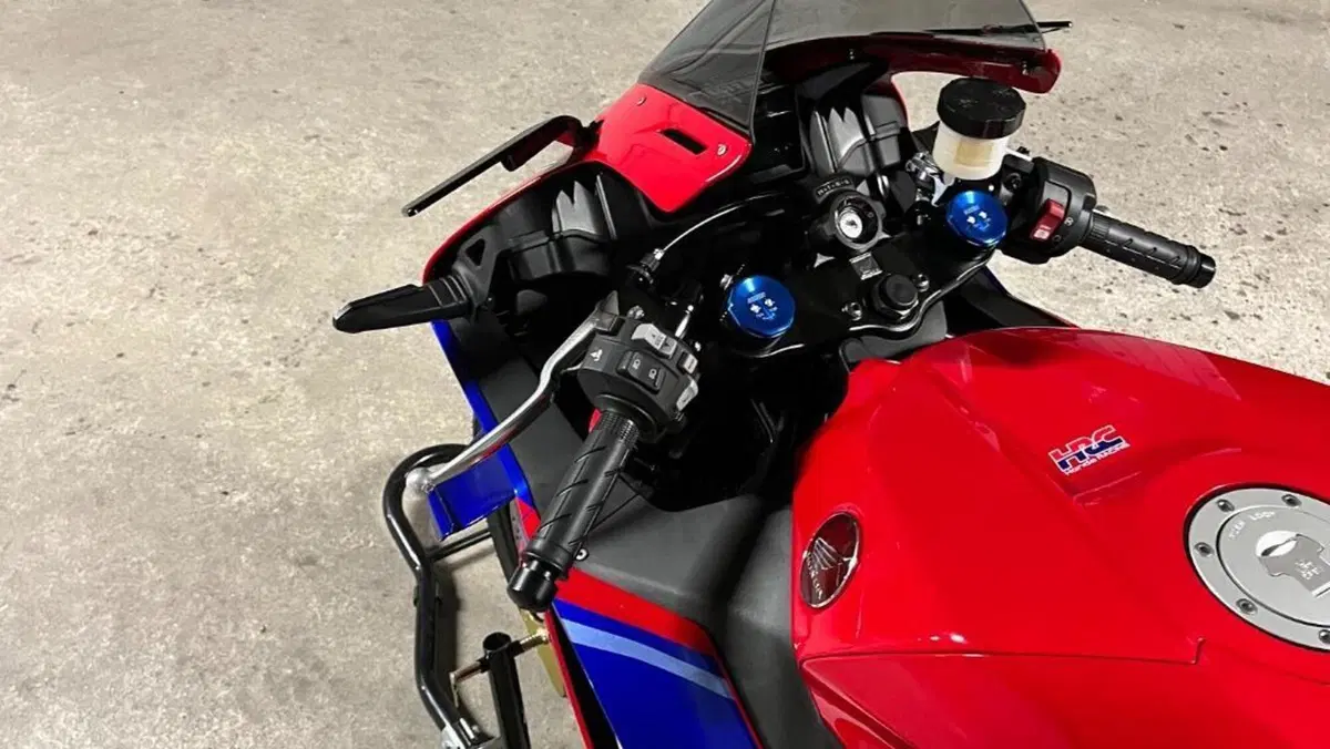 Honda CBR 600 RR (2024 - 26)  (3)