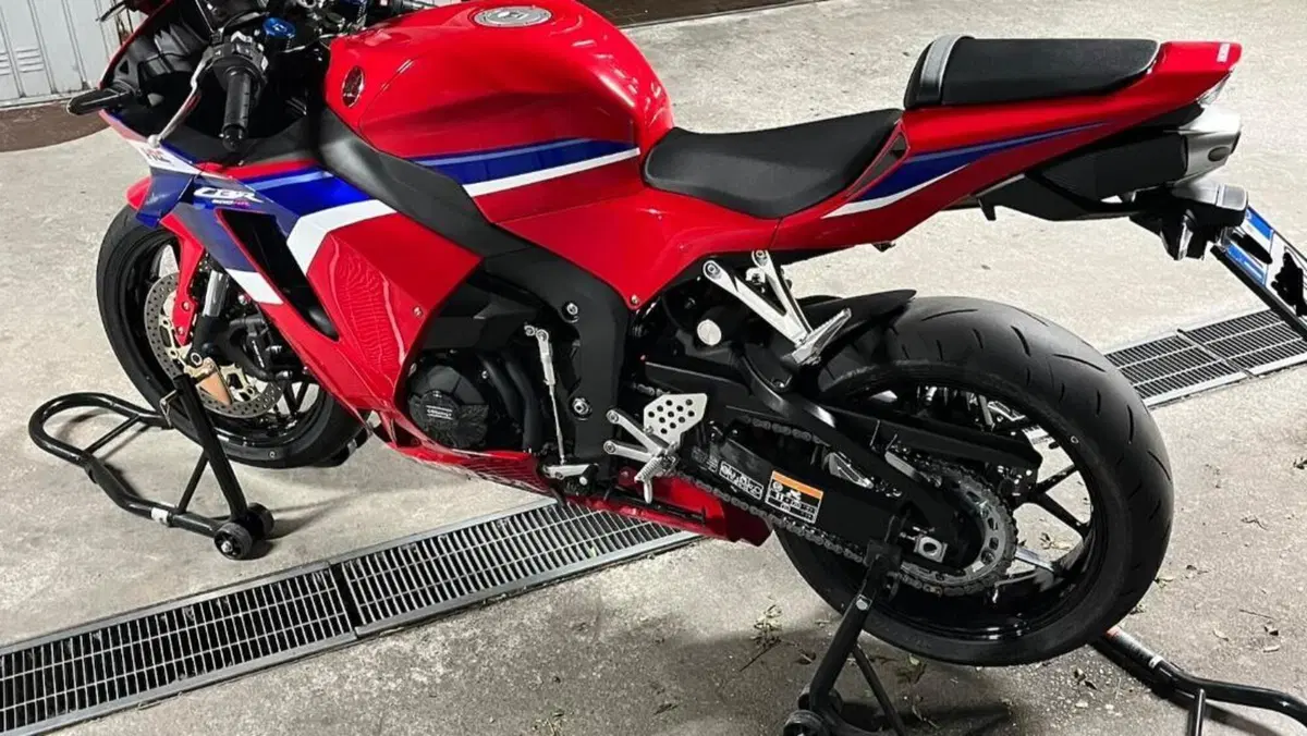 Honda CBR 600 RR (2024 - 26)  (5)