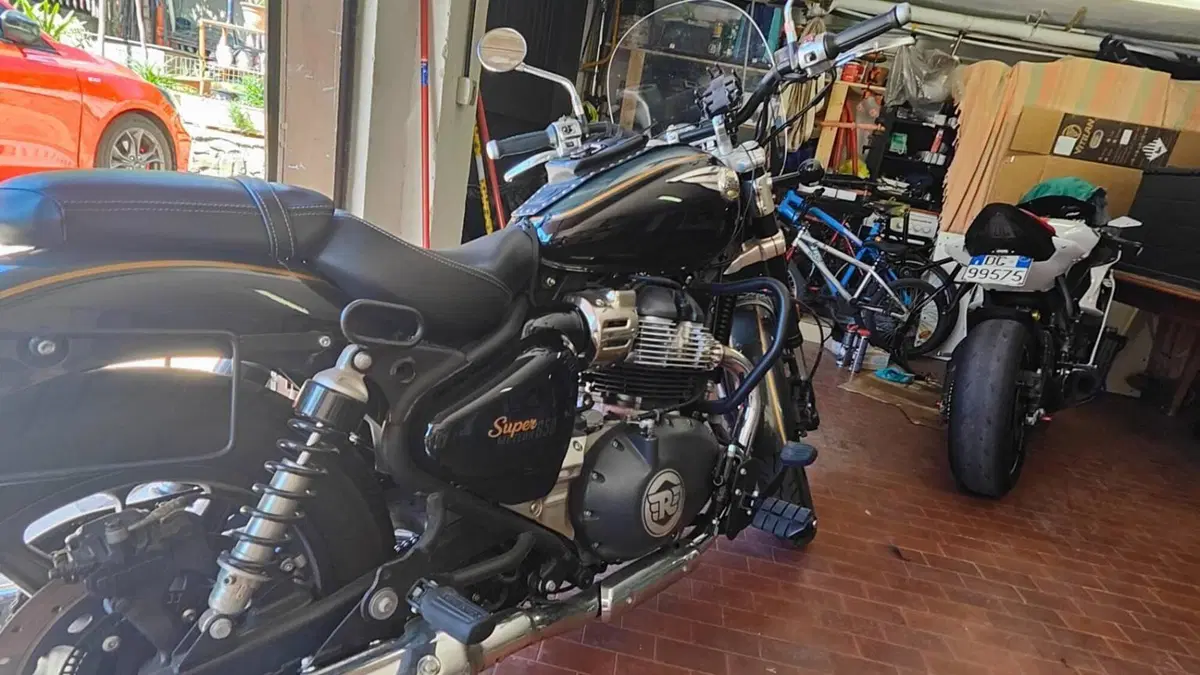 Royal Enfield Super Meteor 650 (2023 - 26) 