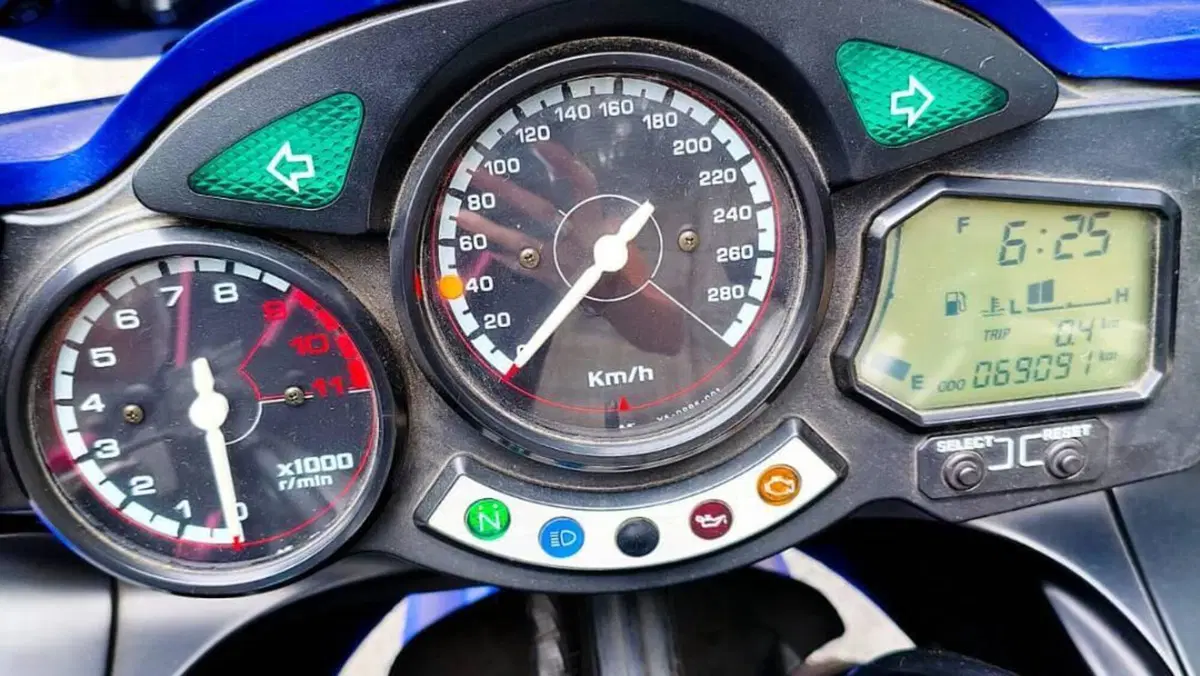 Yamaha FJR 1300 (2001 - 03)  (14)