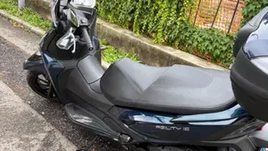 Kymco Agility 300i (2021 - 25)  (2)