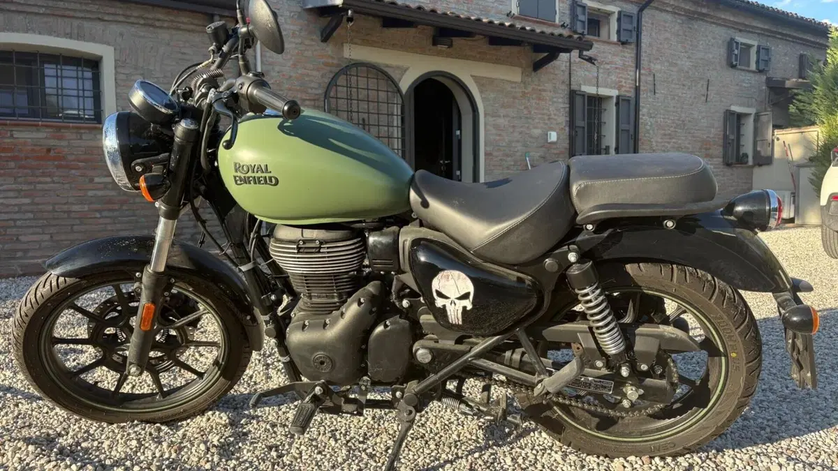 Royal Enfield Meteor 350 (2021 - 26)  (7)