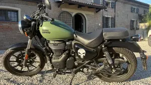 Royal Enfield Meteor 350 (2021 - 26)  (7)