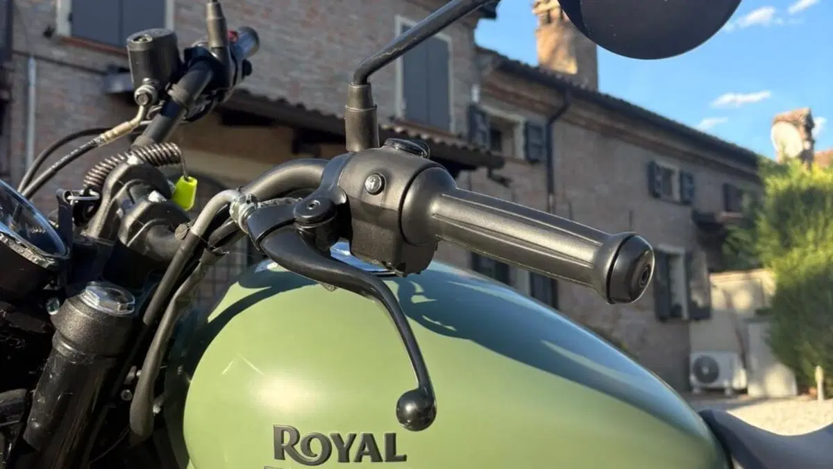 Royal Enfield Meteor 350 (2021 - 26)  (9)