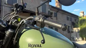 Royal Enfield Meteor 350 (2021 - 26)  (9)