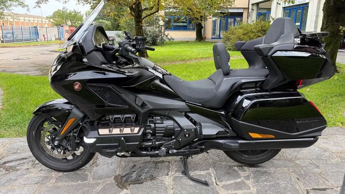 Honda GL 1800 Gold Wing Tour DCT & Airbag (2022 - 24) 