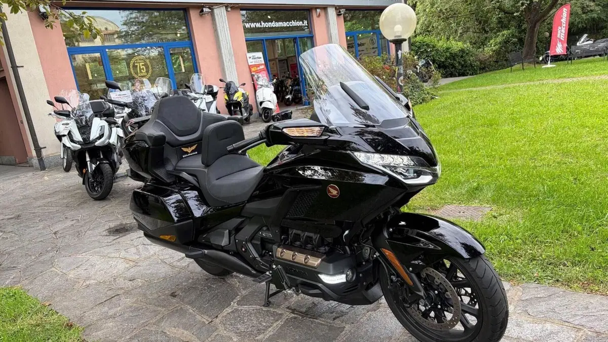 Honda GL 1800 Gold Wing Tour DCT & Airbag (2022 - 24)  (4)
