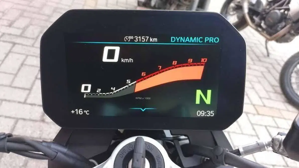 Bmw F 900 R (2025 - 27)  (3)