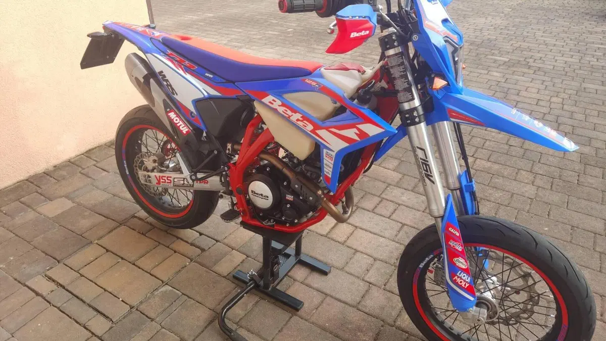 Betamotor RR 125 4T Motard R (2023 - 24)  (3)