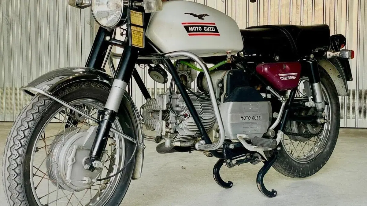 Moto Guzzi   (2)