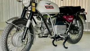 Moto Guzzi   (2)