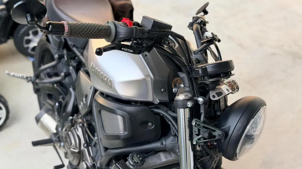 Yamaha XSR 700 ABS (2016 - 20)  (12)