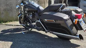 Harley-Davidson 107 Road King Classic (2017 - 18) - FLHRC  (2)