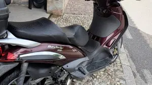 Piaggio Beverly 500  (3)