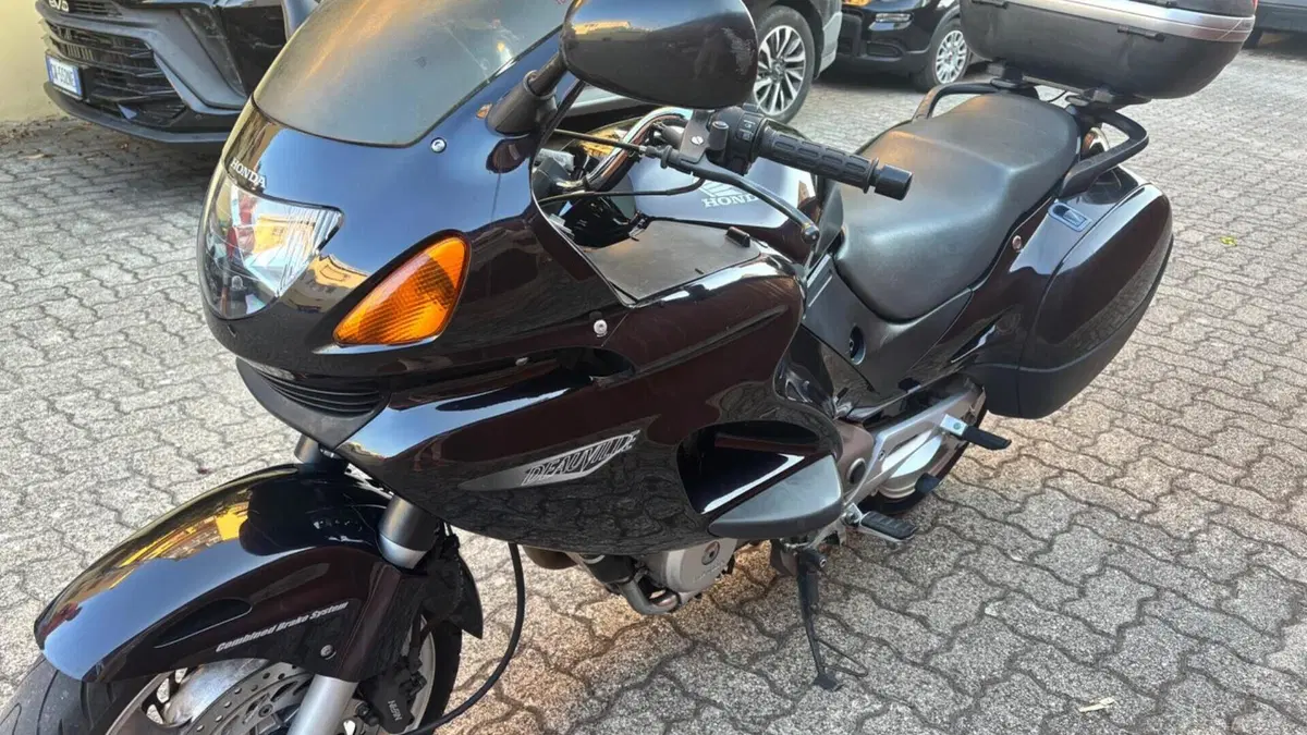 Honda Deauville 650 (2002 - 05)  (2)