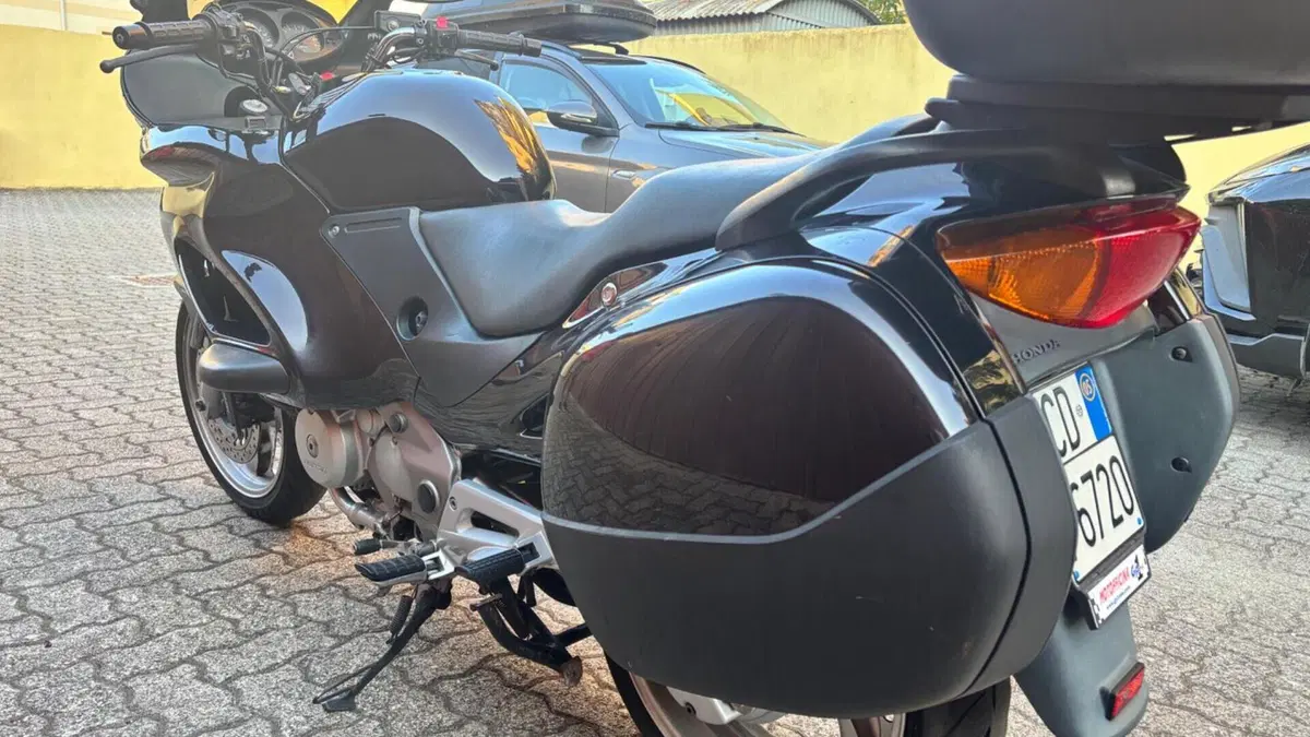 Honda Deauville 650 (2002 - 05)  (4)