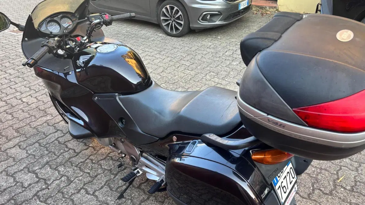 Honda Deauville 650 (2002 - 05)  (5)