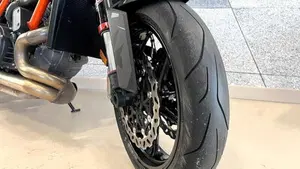 KTM 1290 Super Duke R (2021 - 23)  (3)
