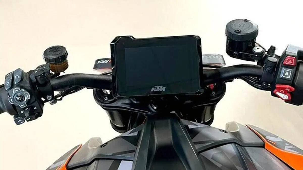 KTM 1290 Super Duke R (2021 - 23)  (4)
