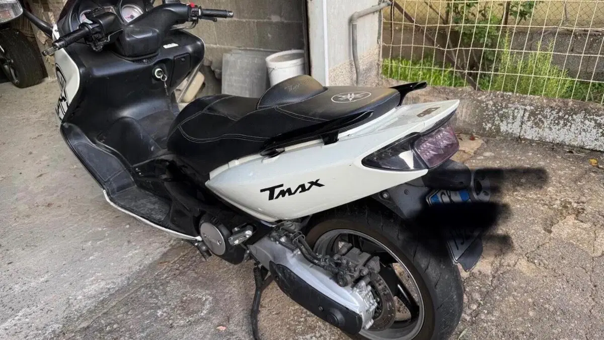 Yamaha T-Max 500 (2004 - 07)  (4)