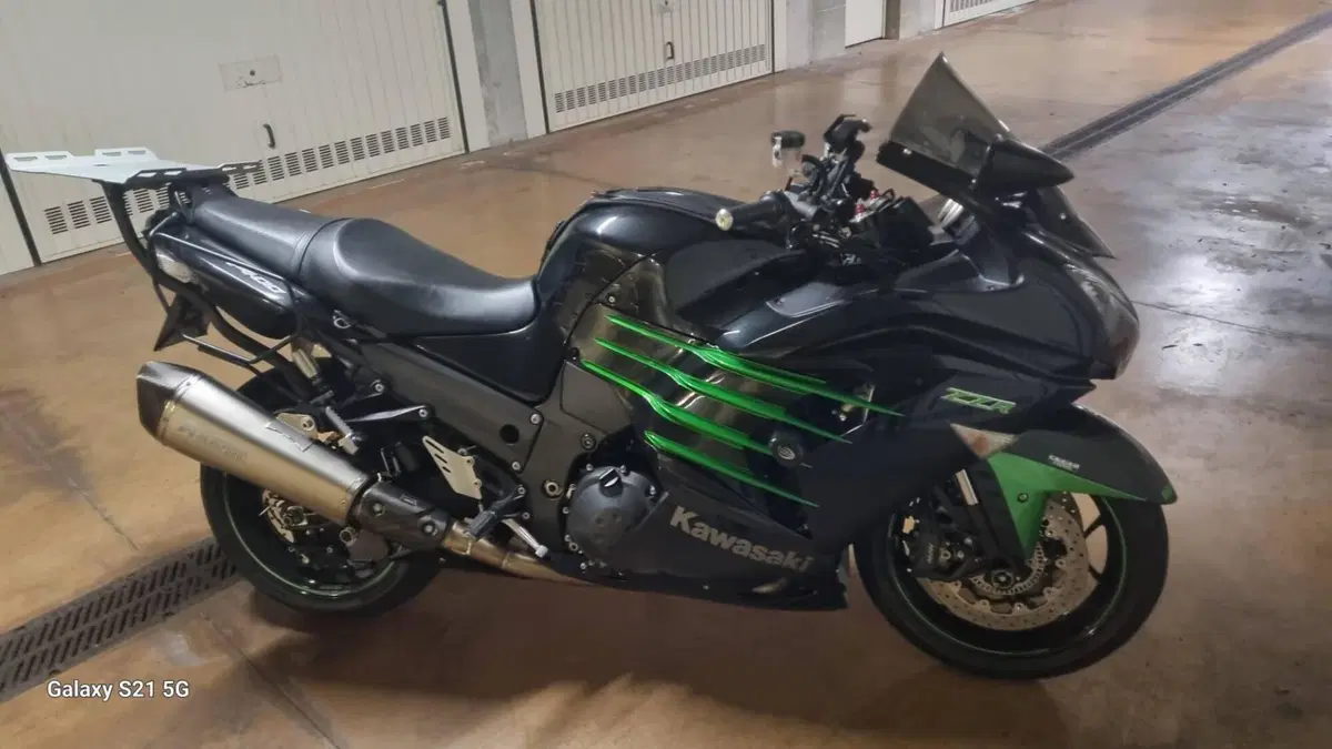 Kawasaki ZZR 1400 ABS S.E. (2013 - 16)  (2)