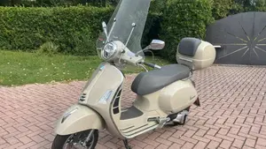 Vespa GTS 300 (2023 - 24) 