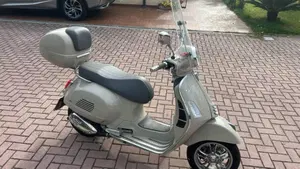 Vespa GTS 300 (2023 - 24)  (2)