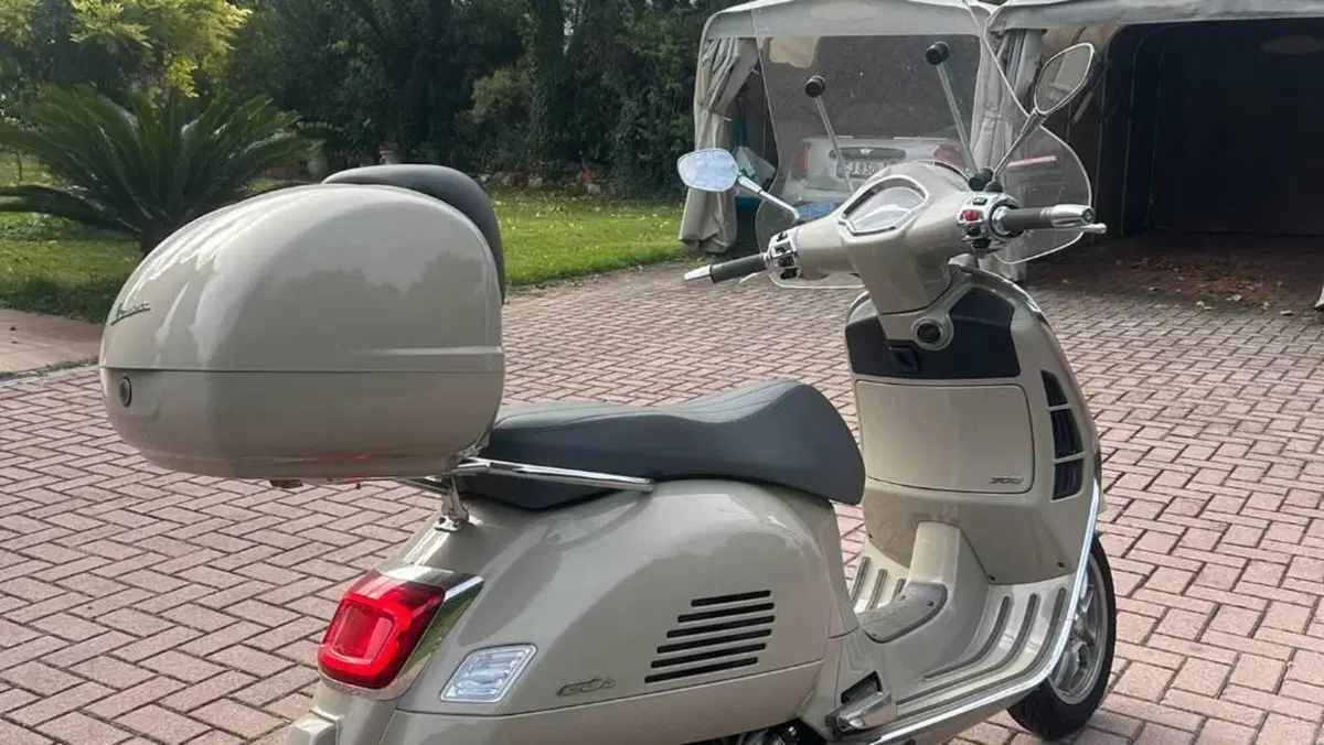 Vespa GTS 300 (2023 - 24)  (6)