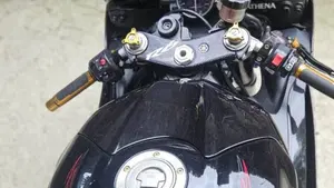 Yamaha YZF R6 (2006 - 07)  (4)