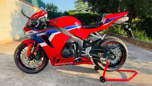 Honda CBR 600 RR (2024 - 26)  (2)