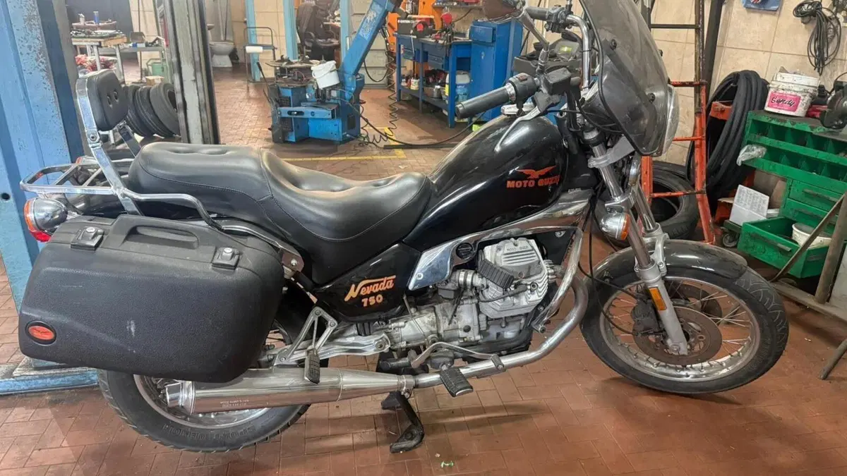 Moto Guzzi Nevada 750 Club (1998 - 01)  (6)