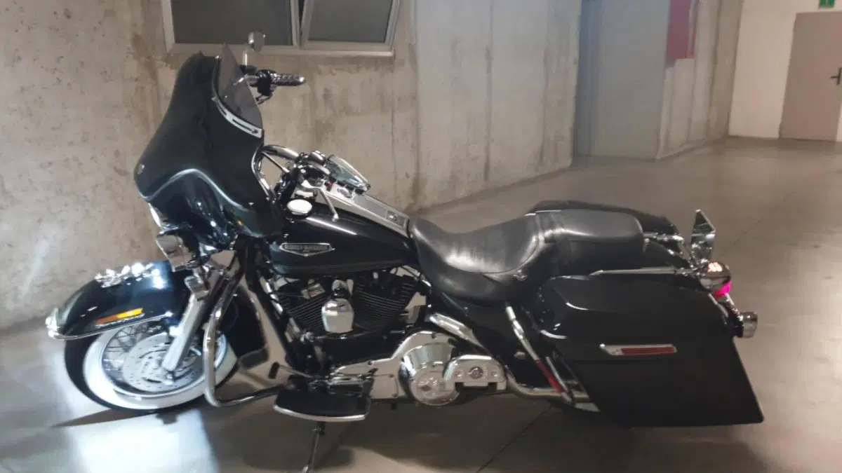 Harley-Davidson 1450 Road King (2005 - 06) - FLHRI  (4)