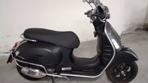 Vespa GTS 300 Supertech Hpe (2021 - 22)  (3)